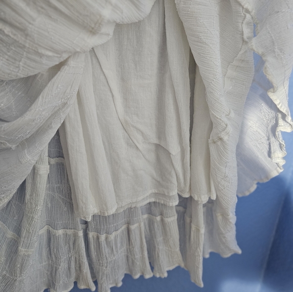 Flowy Embroidered White Maxi Skirt - Picture 4 of 4